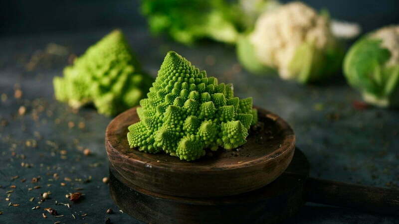 romanesco-broccoli-sup-lo-xanh-san-ho-so-3.jpg
